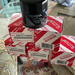 TOYOTA spin on oil filters (5)